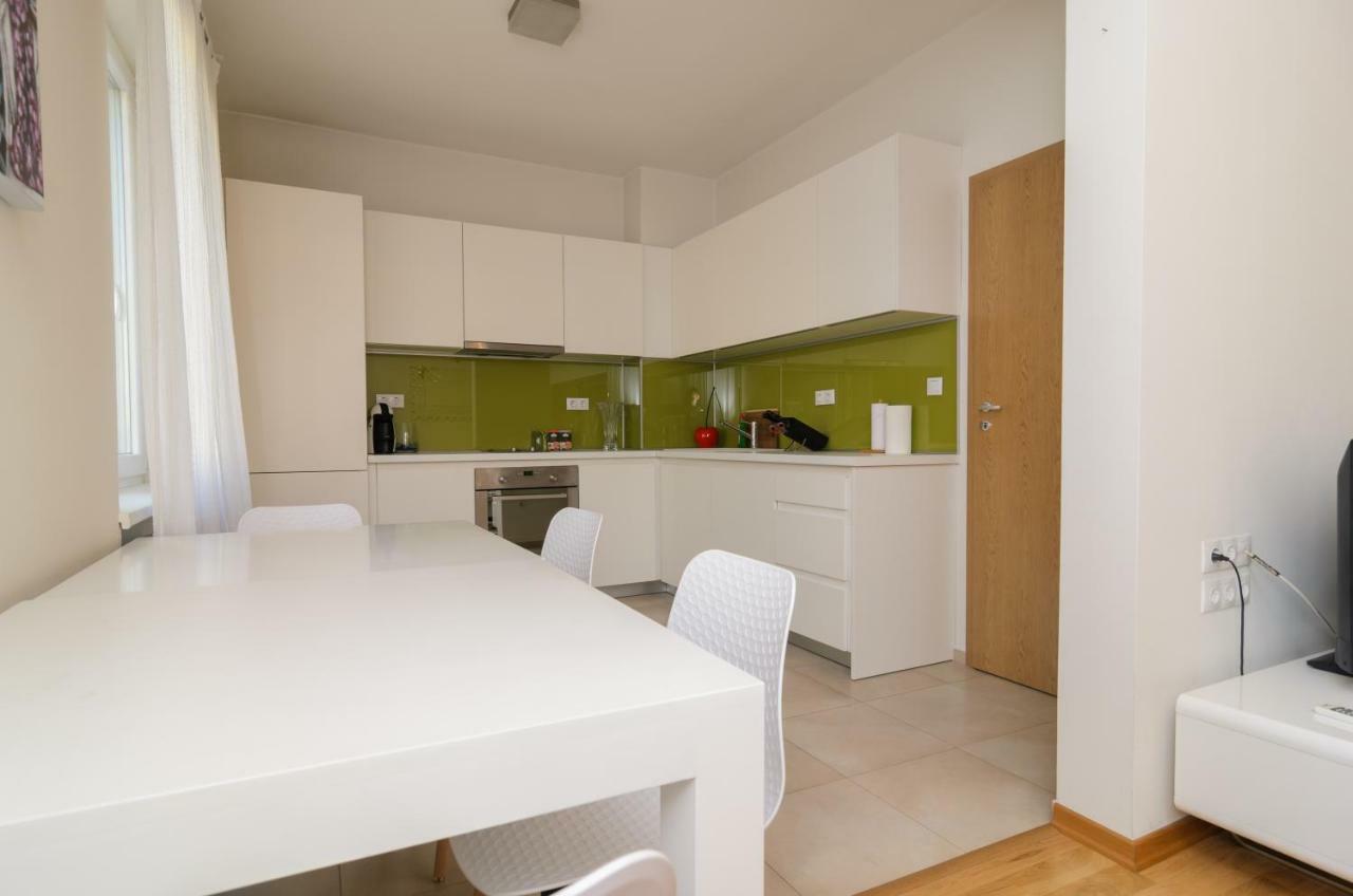 Rise & Shine Sofia Luxury Apartment By Flat Mаnager Экстерьер фото