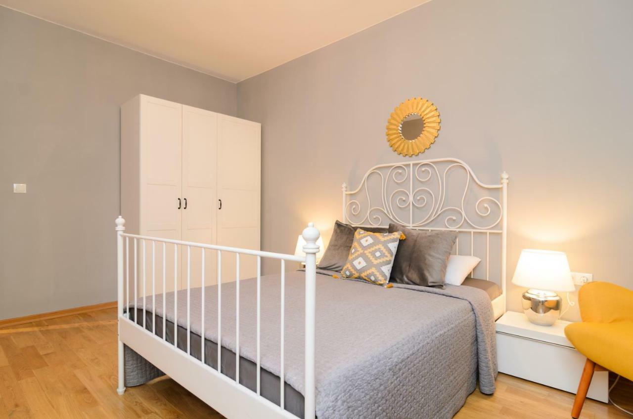 Rise & Shine Sofia Luxury Apartment By Flat Mаnager Экстерьер фото